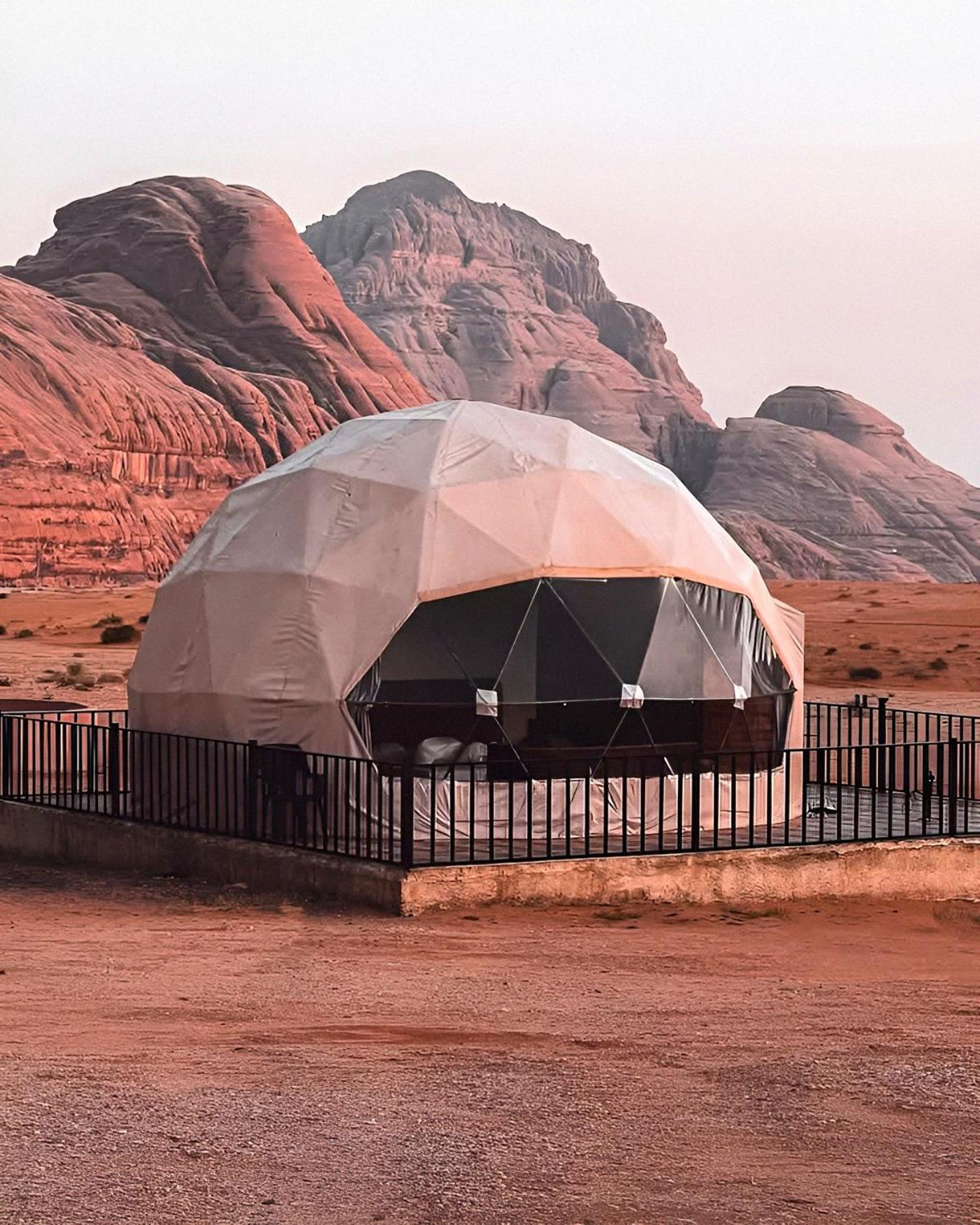 Hotel Wadi Rum Caeser Camp Esterno foto